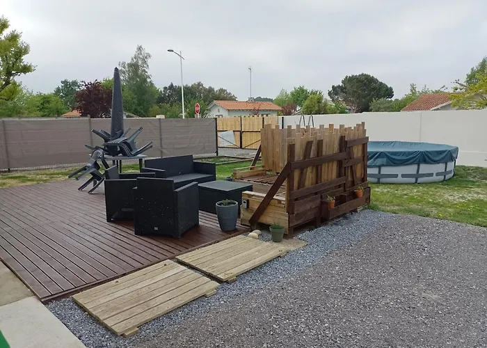 Charmante Maison Avec Piscine Entre Et *