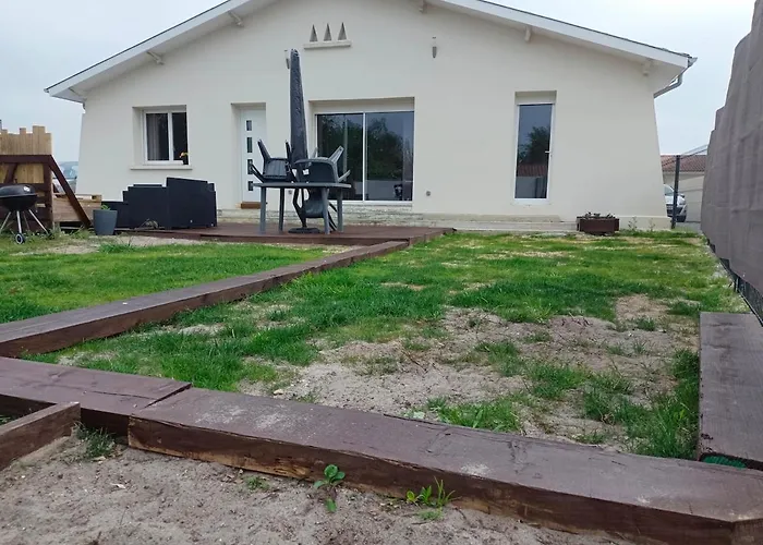 Charmante Maison Avec Piscine Entre Et *