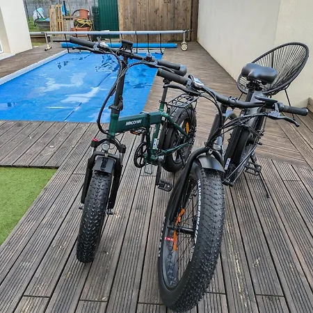 Charmante Maison Avec Piscine Entre Et Casa vacanze *