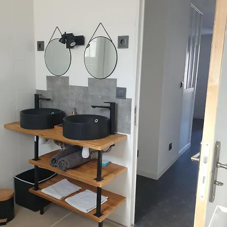 Charmante Maison Avec Piscine Entre Et *