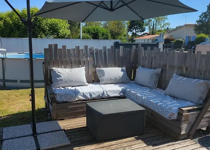 Charmante Maison Avec Piscine Entre Et Vakantiehuis *
